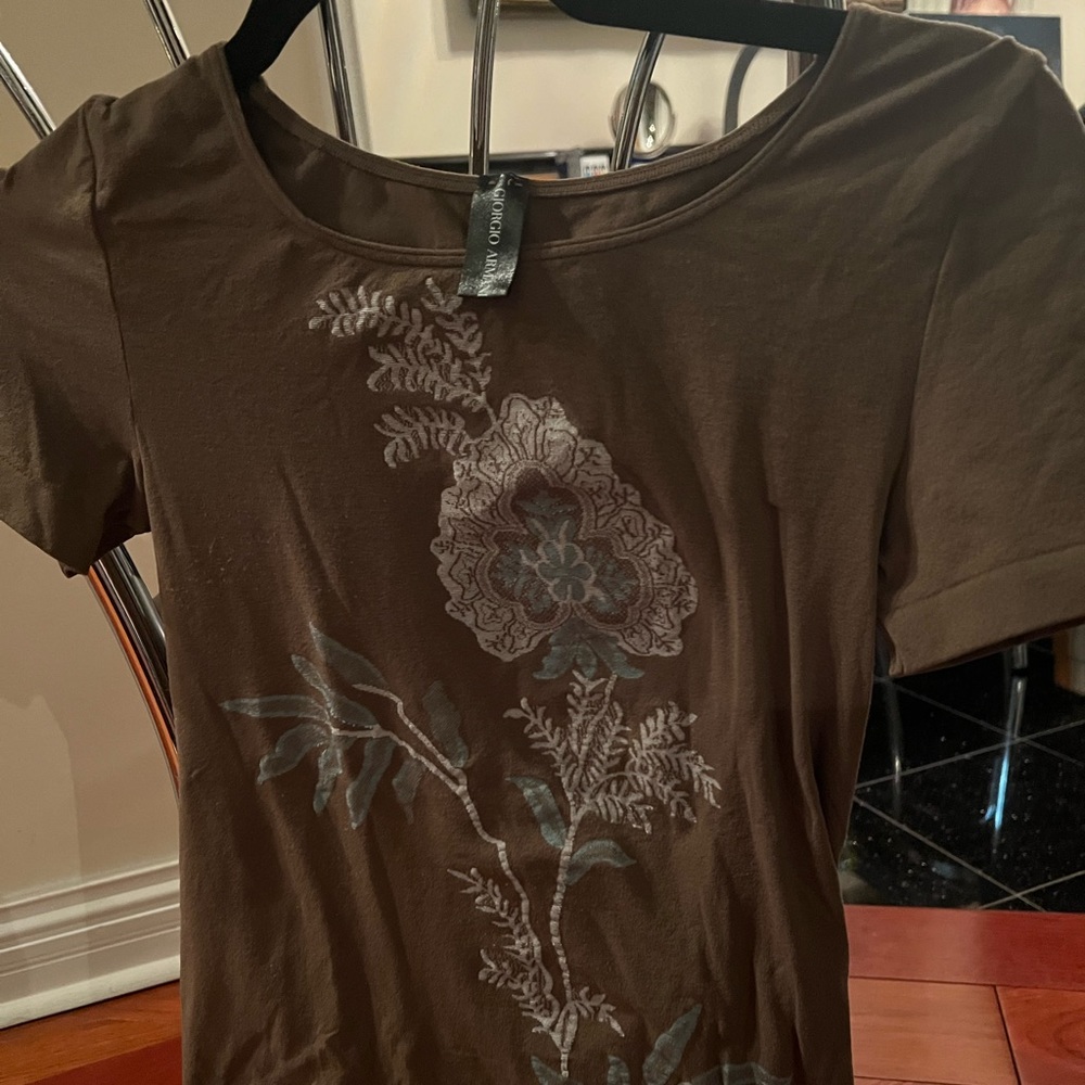 Gorgeous designer fitted t-shirt